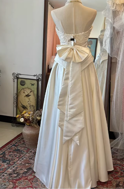 Vintage Strapless Ivory Satin Lace Embroidery Button Front Detail Wedding Dress TP5593