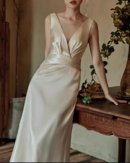 Glamorous Ivory V-Neck Satin Sheath Wedding Dress TP5654