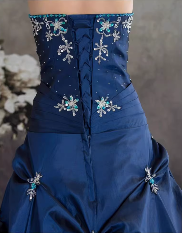 Chic Navy Blue Halter Neck Ruched Beaded  Embroidery Sweet 15 Quinceanera Ball Gown TP5681