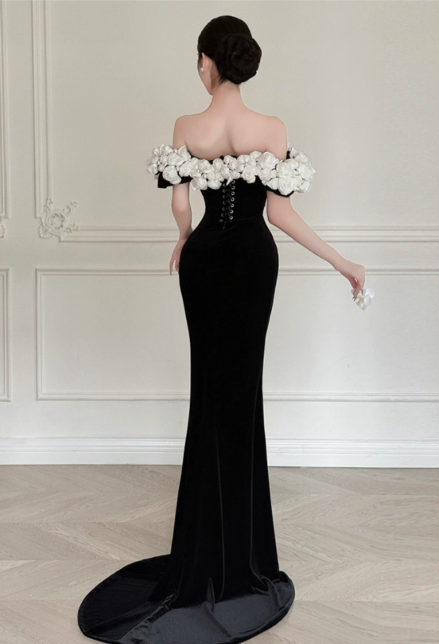 Elegant Black Velvet Evening Dress Off-Shoulder Floral Mermaid Formal Gown TP5770