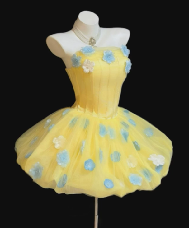 Vintage Yellow Tulle Strapless 3D Floral Appliques A-Line Homecoming Dress TP6054