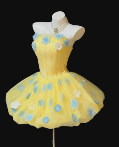 Vintage Yellow Tulle Strapless 3D Floral Appliques A-Line Homecoming Dress TP6054