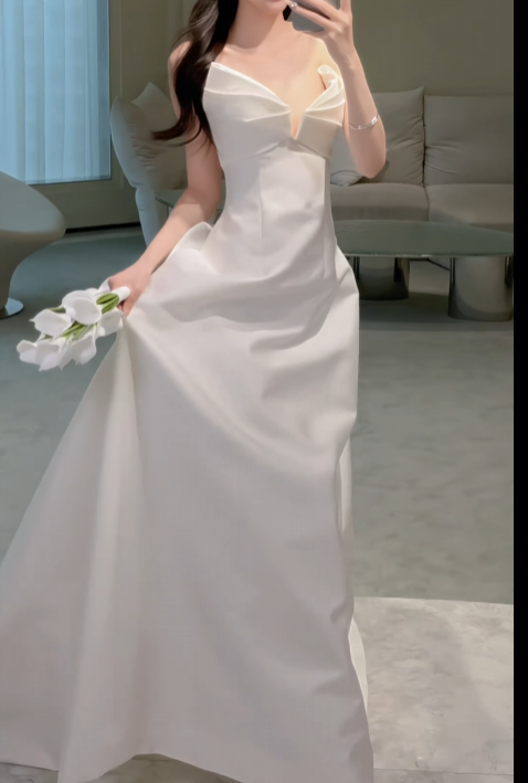 Beautiful White Satin V-neck A-line Long Wedding Dress TH011