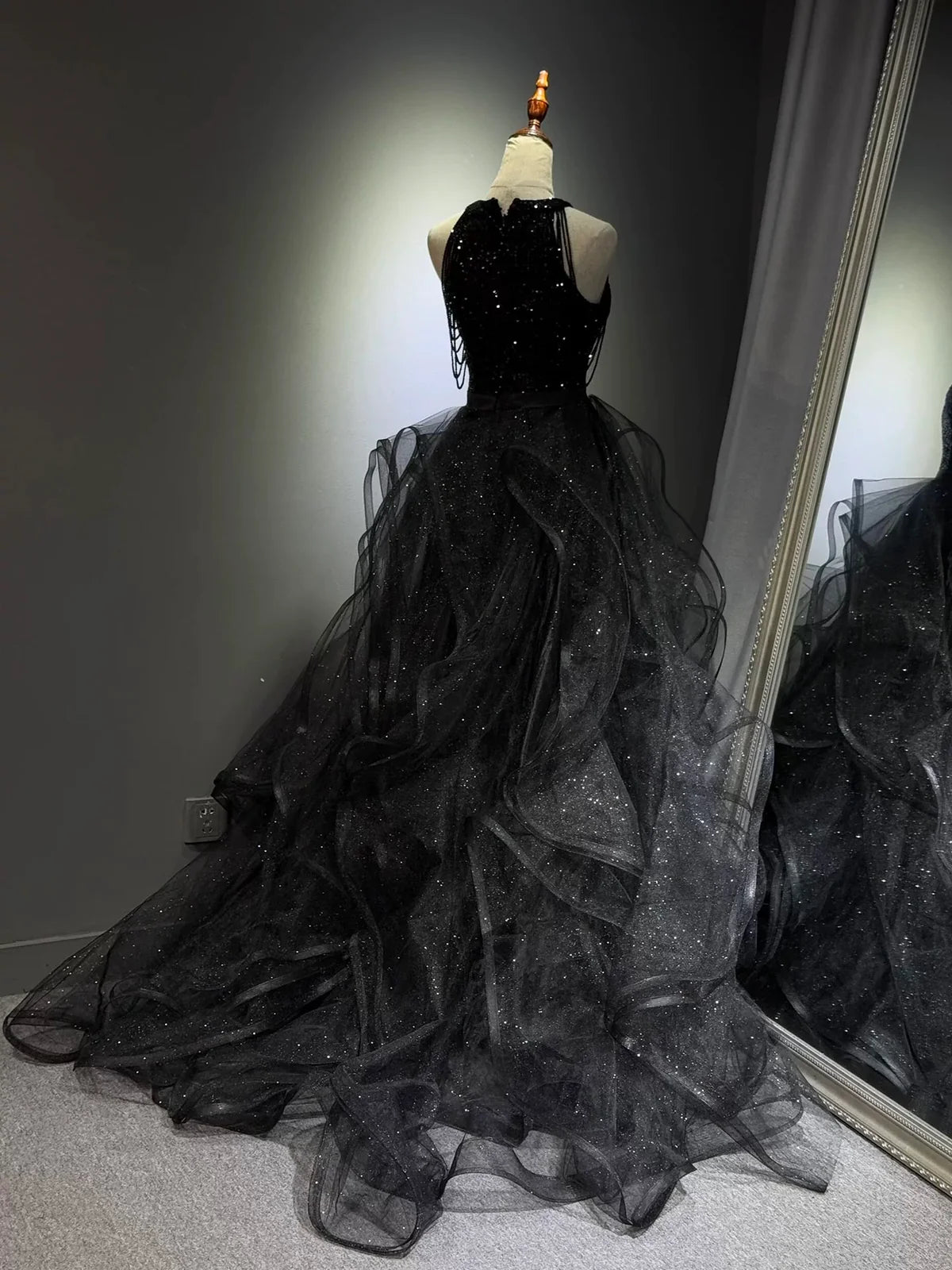 A-Line High Neck Tulle Ball Gown Sequin Black Prom Dress with Beads TH032