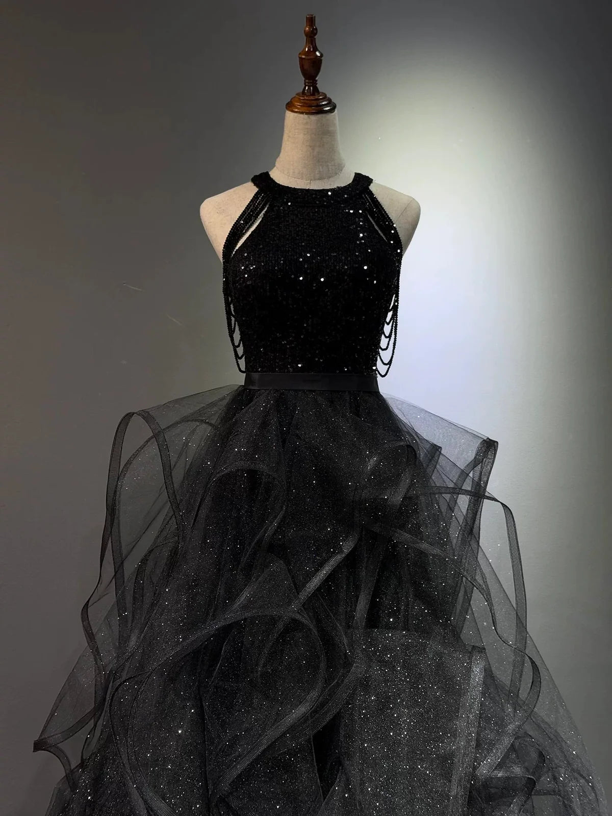 A-Line High Neck Tulle Ball Gown Sequin Black Prom Dress with Beads TH032