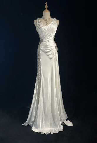 Elegant V-Neck White Sheath Prom Dress Satin Beaded Wedding Dress TH052