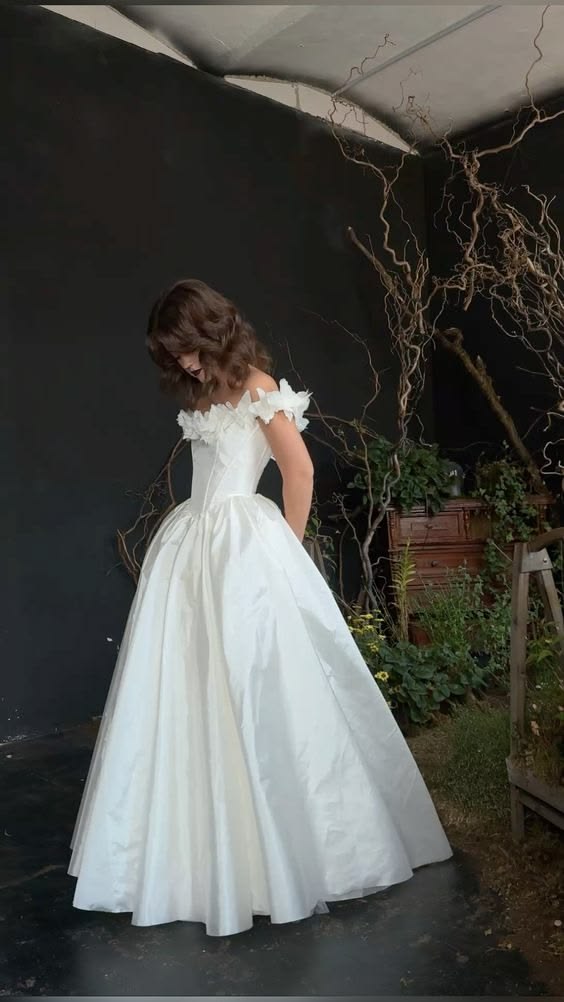 Elegant A-line White Off-the-Shoulder Long Wedding Dress Satin Prom Dress TH072