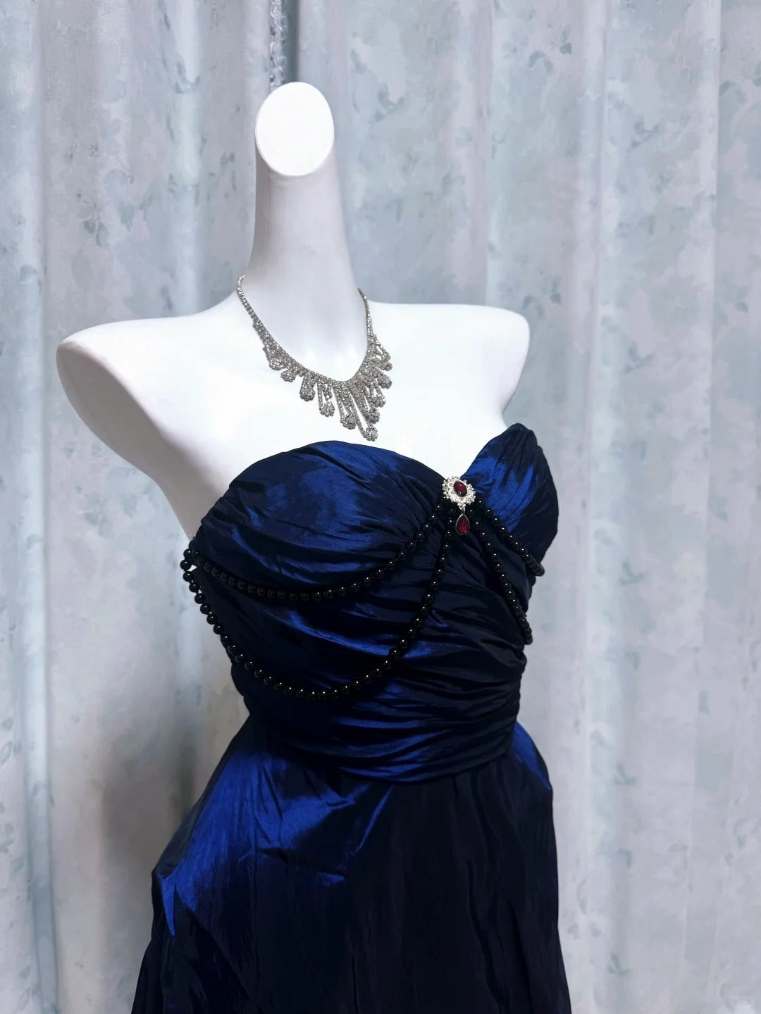 Elegant Sheath Blue Long Evening Dress Sweetheart Satin Pleated Prom Dress TH107