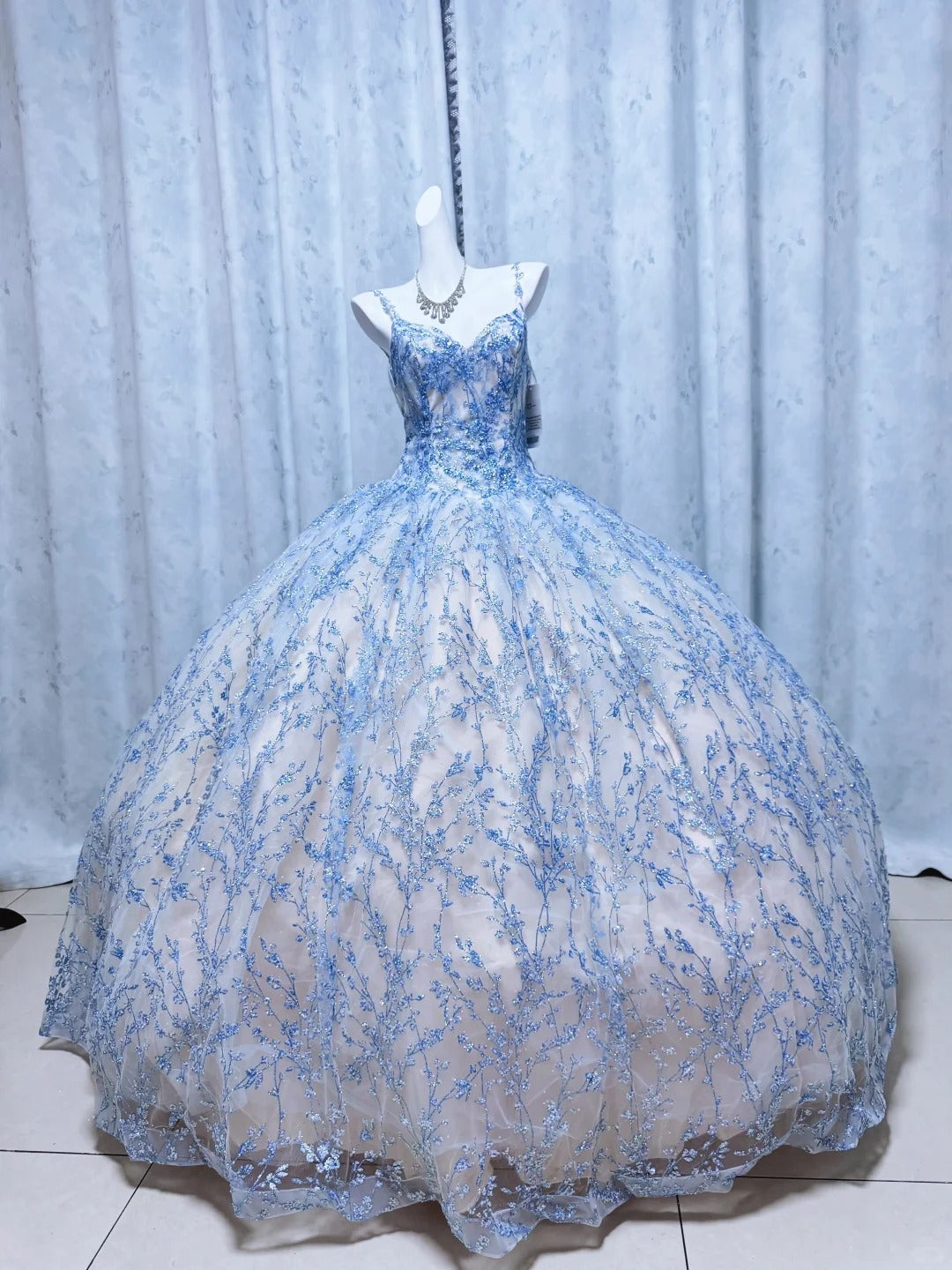 Elegant Ball Gown Blue Long Evening Dress Spaghetti Straps Lace Prom Dress TH108