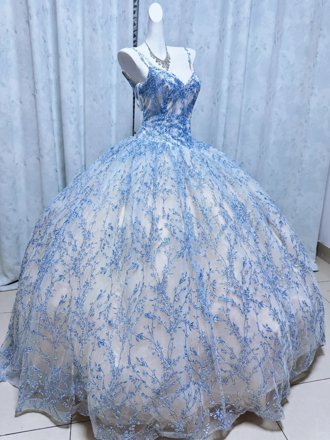 Elegant Ball Gown Blue Long Evening Dress Spaghetti Straps Lace Prom Dress TH108