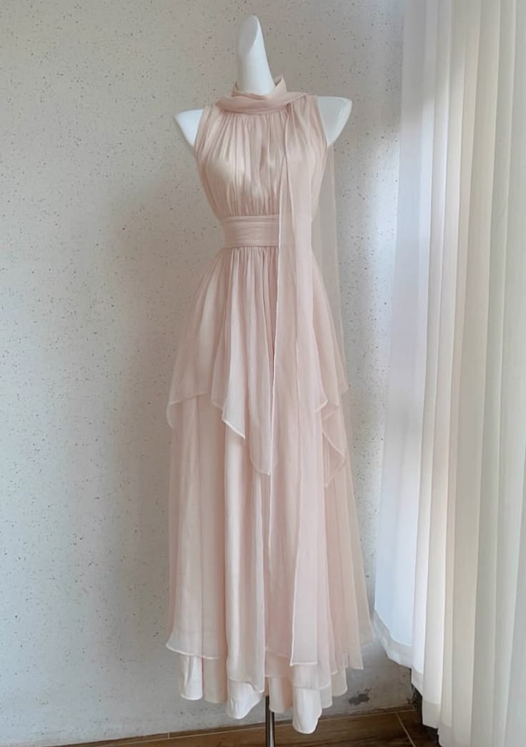 Ethereal A-line Halter Neck Pink Long Evening Dress Chiffon Pleated Prom Dress TH173