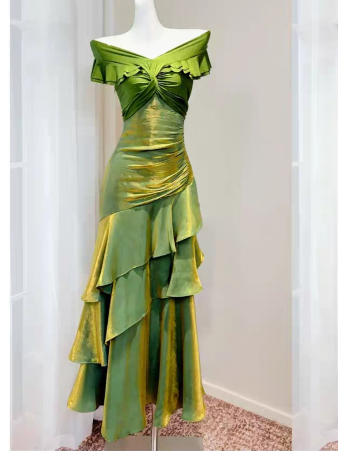 Elegant Sheath V Neck Green Long Evening Dress Ruffled Satin Prom Dress TH245