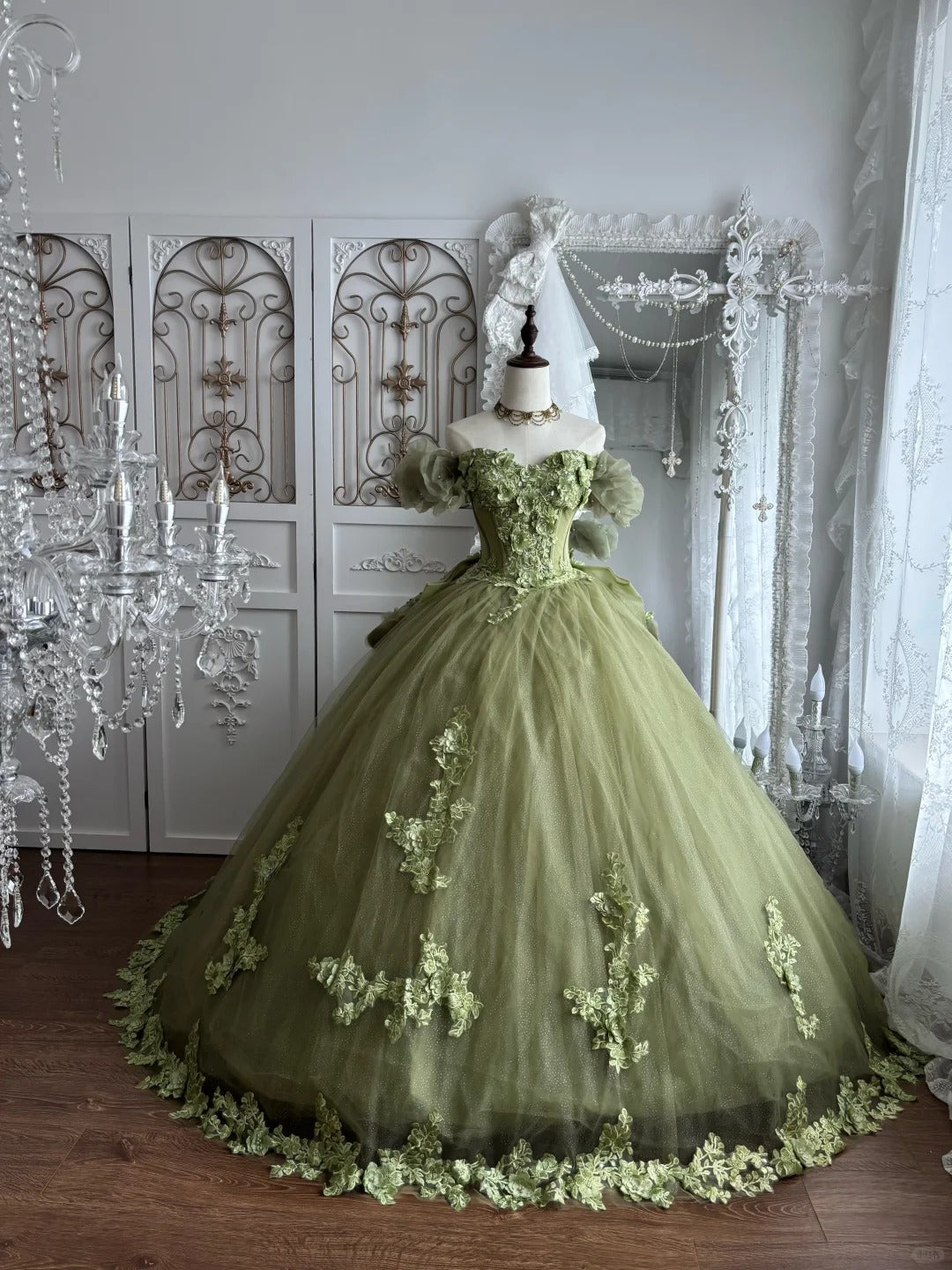 Beautiful Ball Gown Strapless Neck Green Evening Dress 3D floral appliqués Tulle Prom Dress TH302