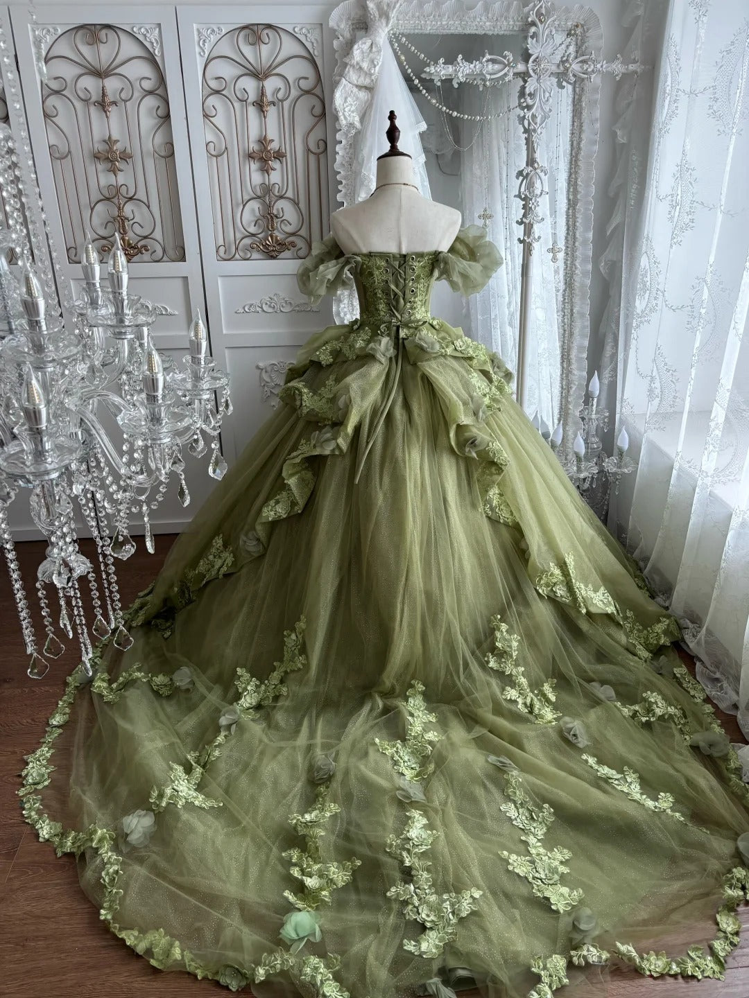 Beautiful Ball Gown Strapless Neck Green Evening Dress 3D floral appliqués Tulle Prom Dress TH302