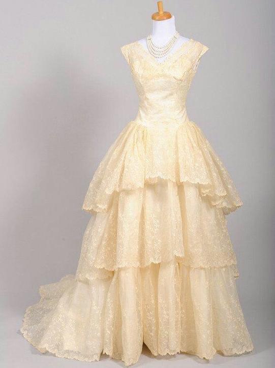 Beautiful A-line Square Neck Yellow Evening Dress Lace Prom Dress TH306
