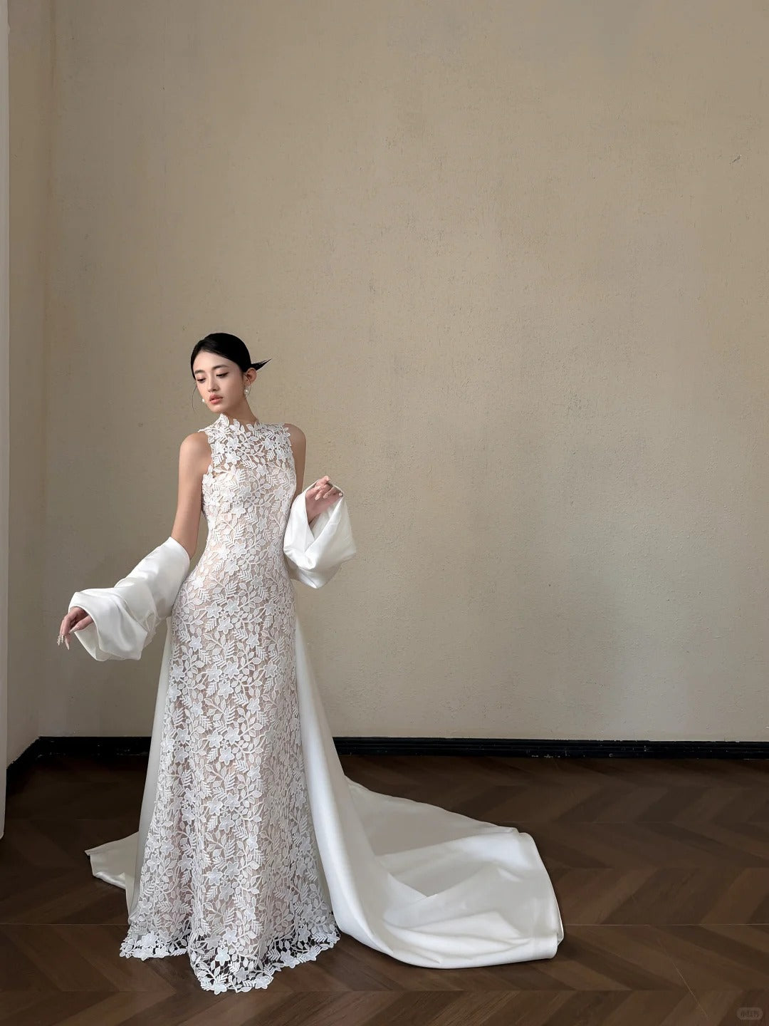 Elegant Sheath Halter Neck Long Wedding Dress Lace White Prom Dress TH342