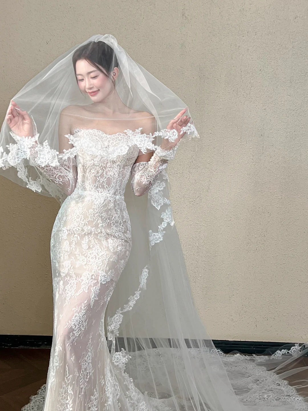 Elegant Mermaid Strapless Long Wedding Dress Lace White Prom Dress TH345