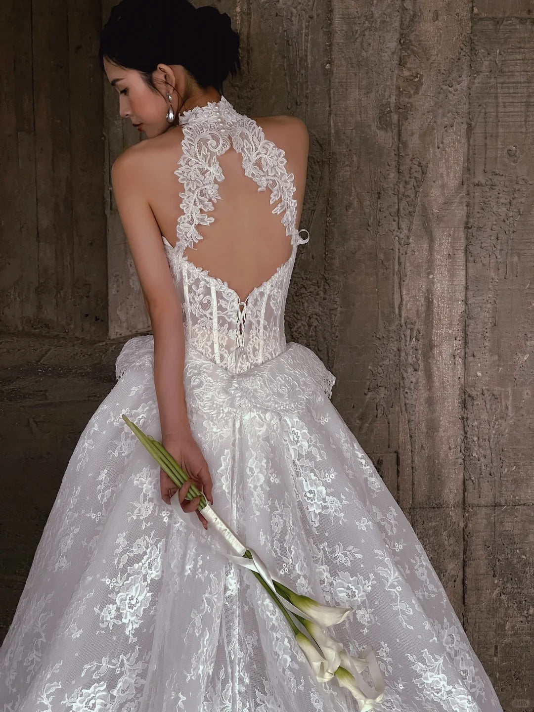 Elegant A-line Halter Neck Long Wedding Dress Lace White Prom Dress TH346