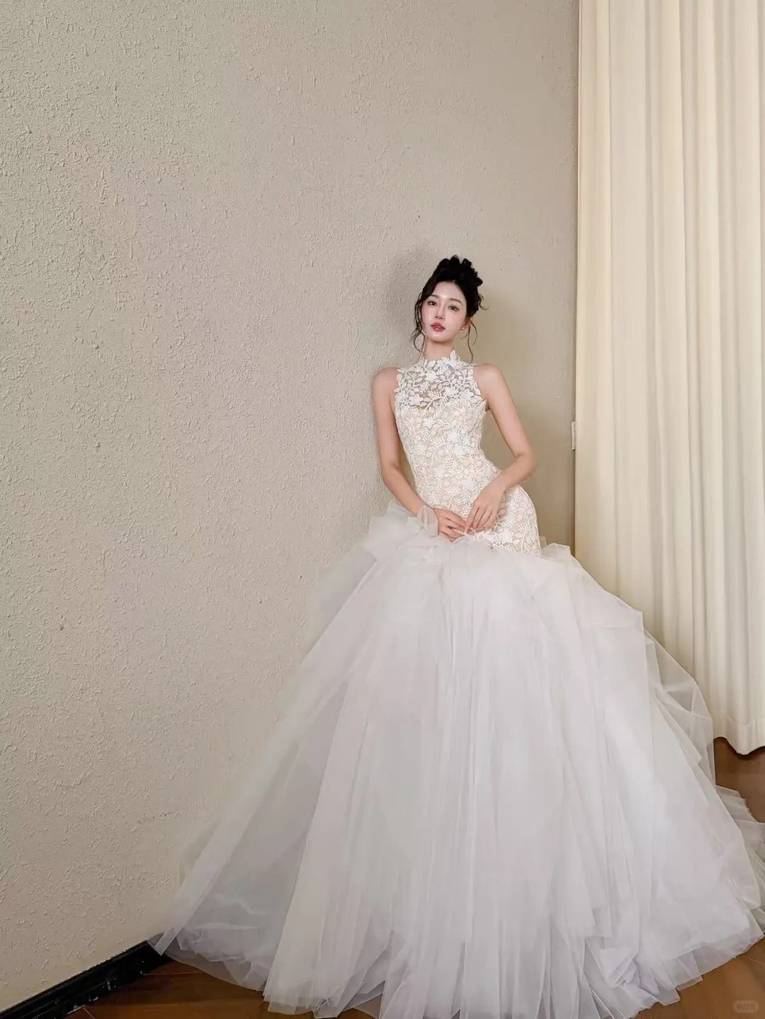 Elegant A-line Halter Neck Long Wedding Dress Tulle White Prom Dress TH349