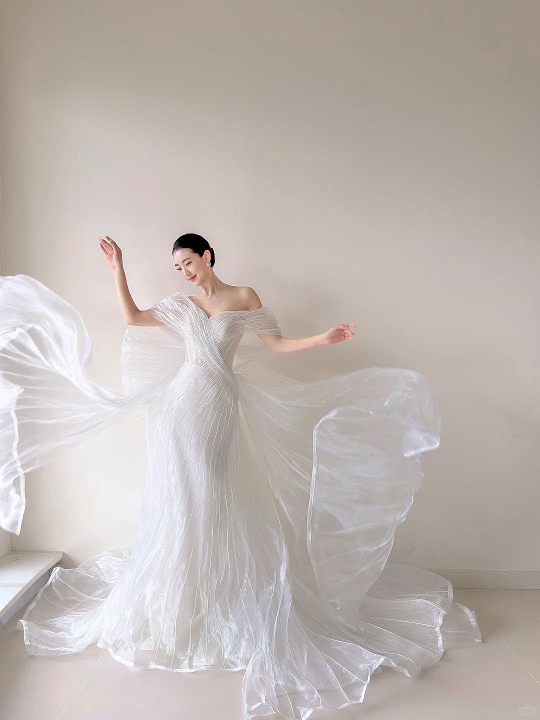 Elegant Sheath Off-the-Shoulder Long Wedding Dress Tulle White Prom Dress TH350