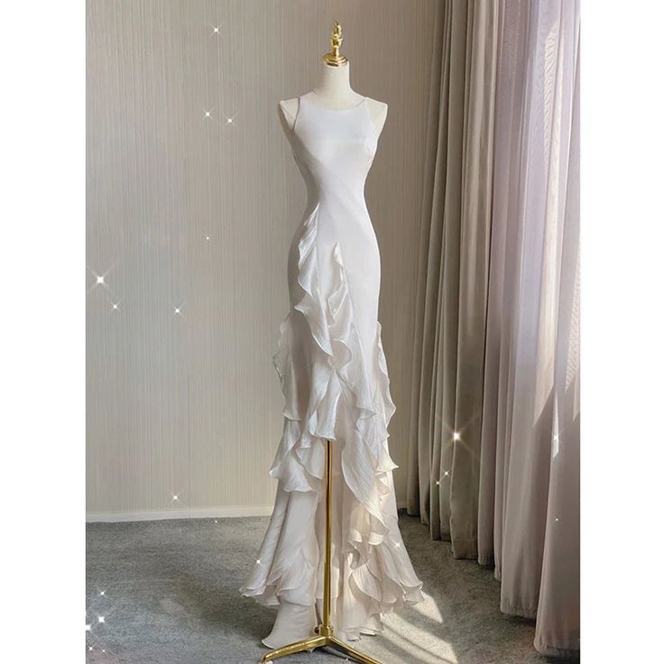 Elegant White Round Neck Slim Fit Sleeveless Dress Evening Party Gown with Ruffles  TP1453