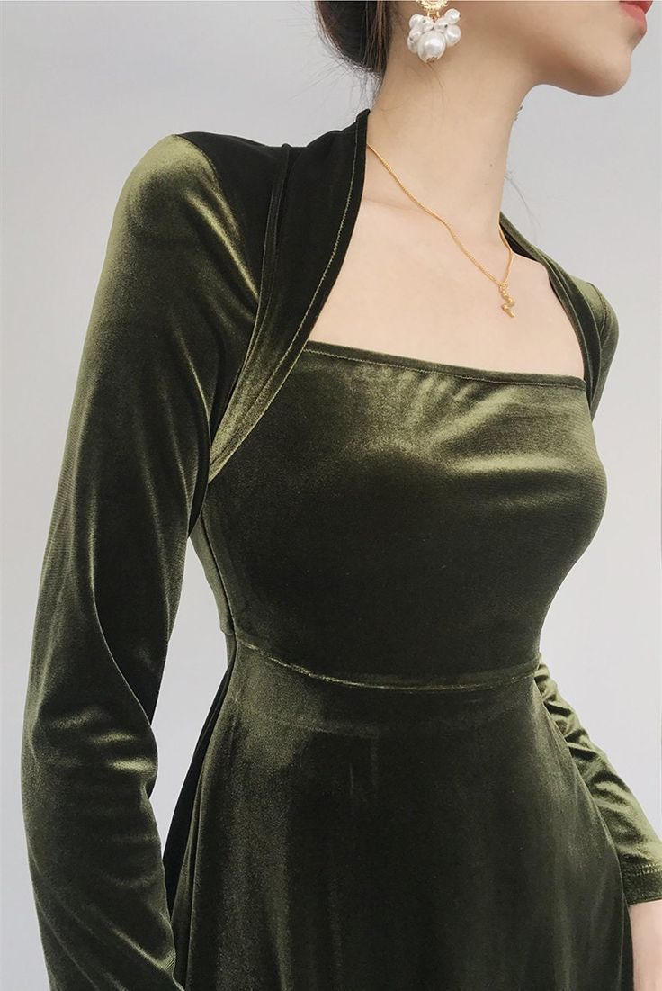Green Long Sleeve Elegant Velvet A-Line Long Prom Dresses TP1729