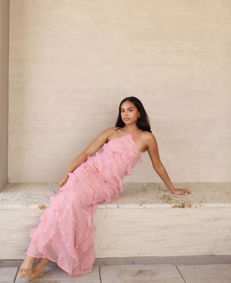 Soft Chiffon Halter Neck Off Shoulder Sleeveless Tiered Ruffle Length Ankle Ball Gown Evening Dress TP1960