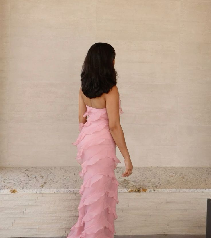 Soft Chiffon Halter Neck Off Shoulder Sleeveless Tiered Ruffle Length Ankle Ball Gown Evening Dress TP1960