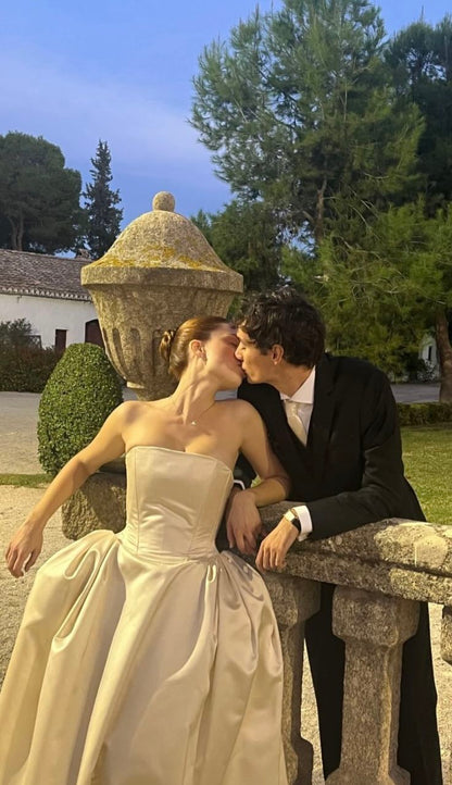 Elegant Ivory A-line Strapless Wedding Dress with Train TP1968