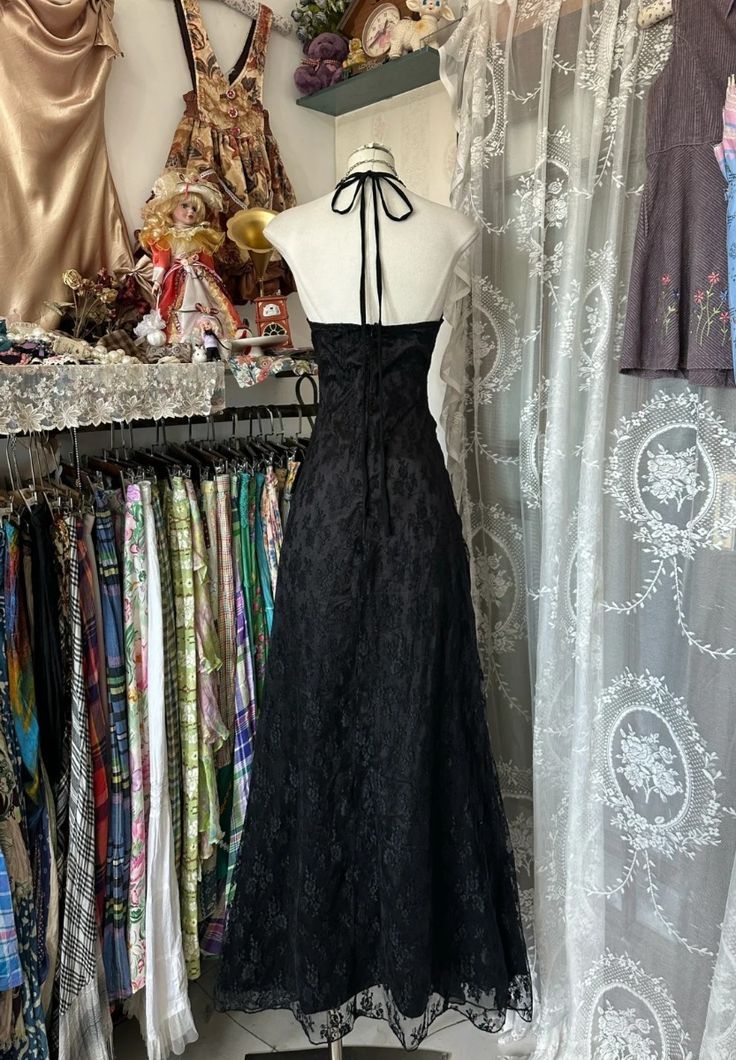 Charming Black Halter V Neck Ball Gown Evening Dress TP2013