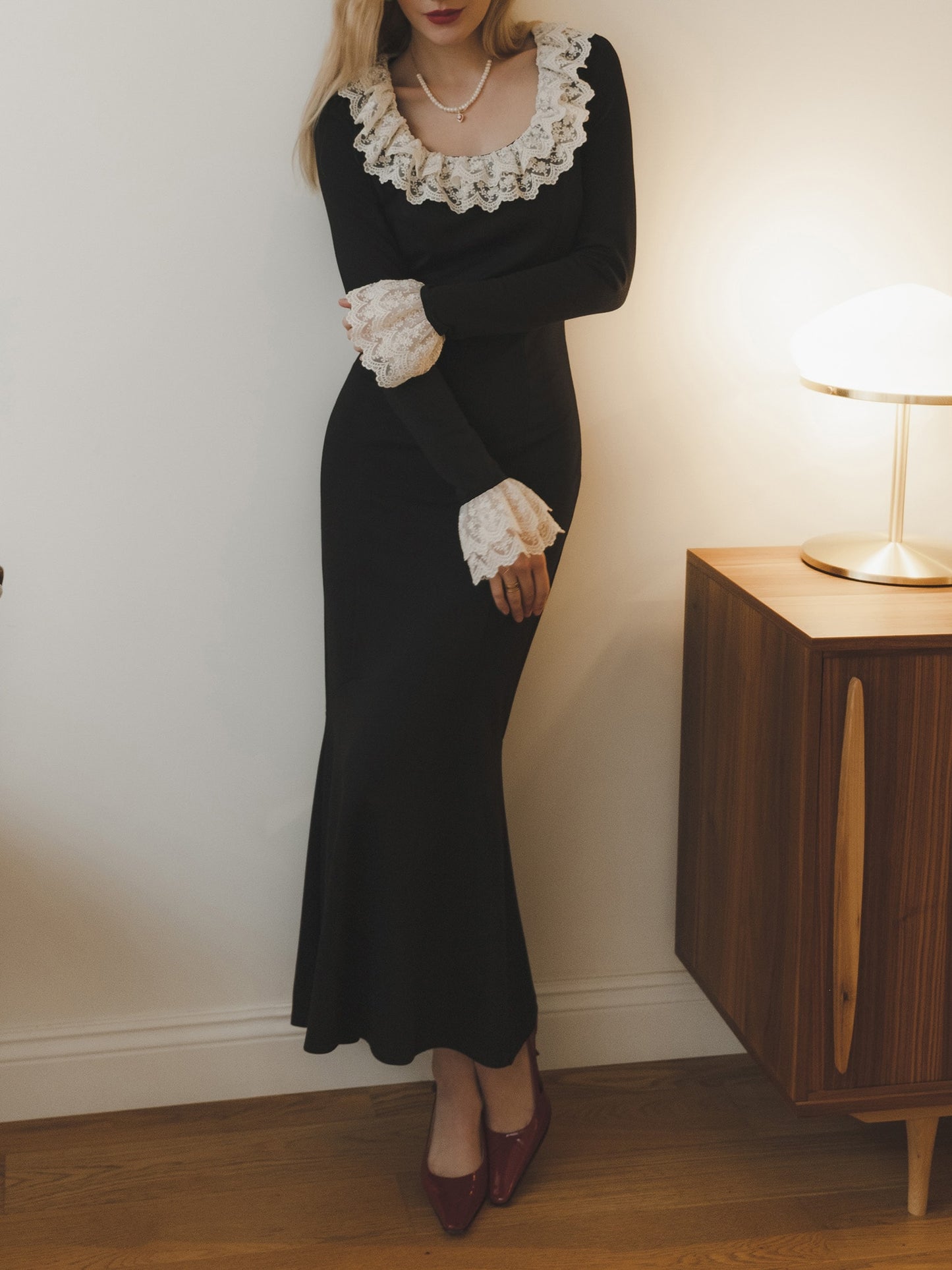Gentle Black Mermaid Round Neck Long Sleeve Lace Edge Tea Length Ball Gown Evening Dress TP2015