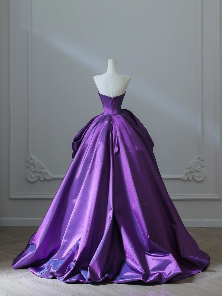 A-Line Gorgeous Strapless Sweetheart Neck Satin Formal Purple Ball Gown TP2370