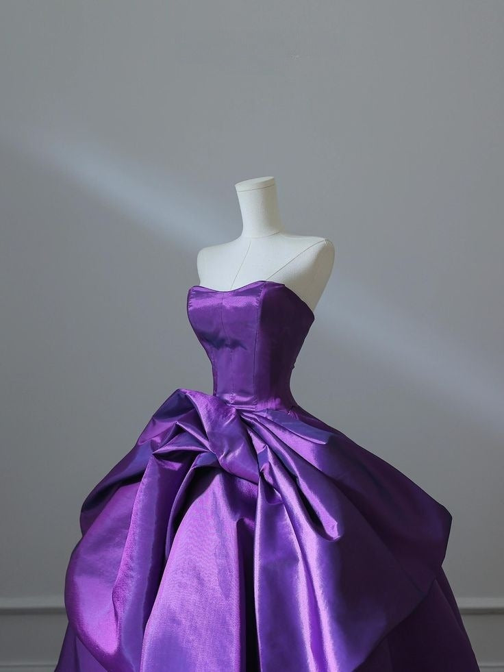 A-Line Gorgeous Strapless Sweetheart Neck Satin Formal Purple Ball Gown TP2370