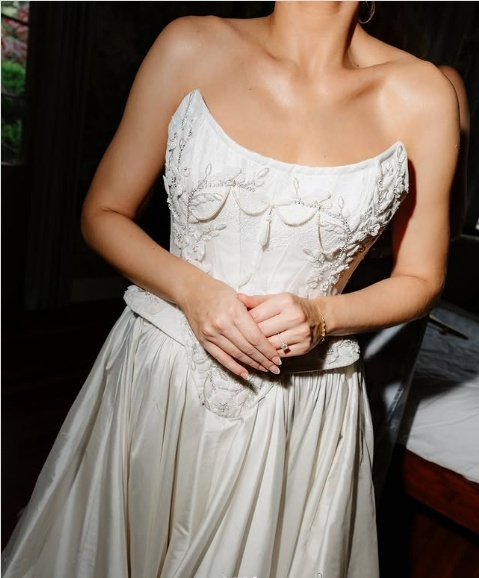 Vintage Ivory Strapless A-Line Wedding Dress with Train TP2484