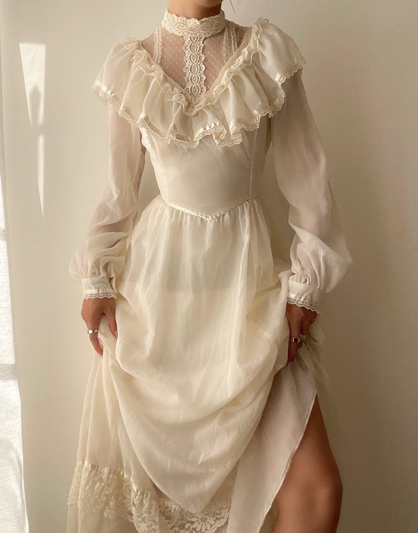 Vintage Ivory High Neck Long Sleeve Lace A-Line Prom Dress Wedding Dress TP2544