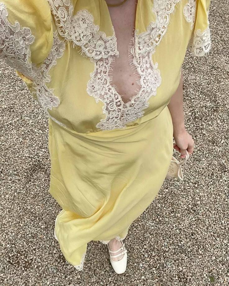 Elegant Yellow Short Sleeve Lace Trim Low Neck Long Prom Dress TP2565