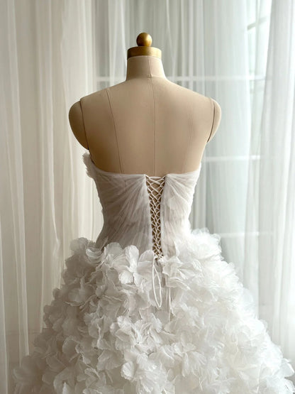 Romantic Ivory Sweetheart Strapless 3D White Floral Tulle A-Line Wedding Dress TP5911