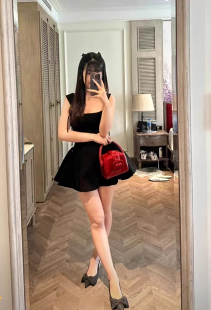 Simple Black Square Collar Design A-line Sleeveless Spaghetti Strap Puffy Dress TP3293