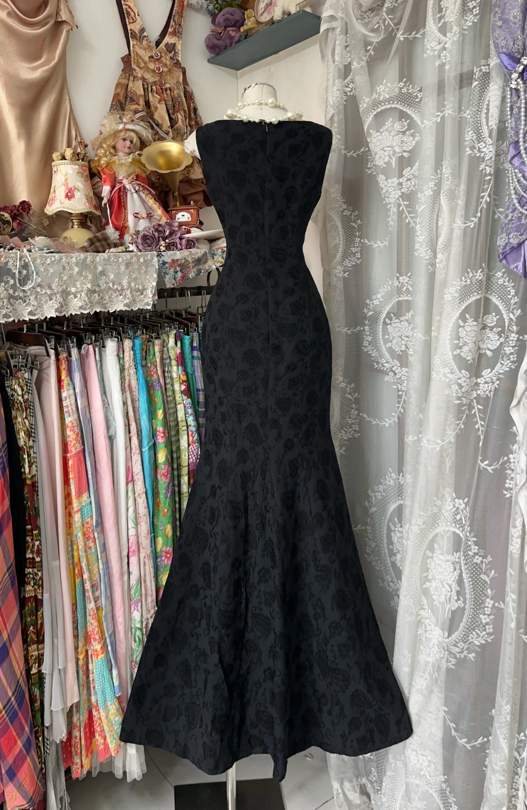 Vintage Black V-neck Exquisite Embroidery Design Elegant Mermaid Long Evening Dress Prom Dresses TP4203