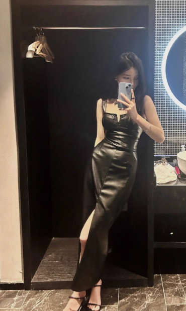 Simple Black Split Dress Design A-line Sleeveless Spaghetti Strap Leather Dress TP3296