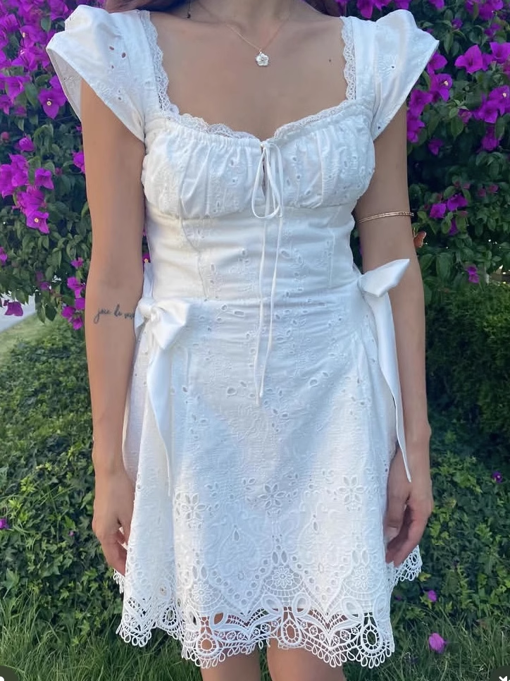 Fashion White Lace Short-sleeved Design A-line Party Dress Homecoming Dress TP3866