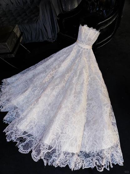 Elegant Strapless Lace Embroidery Satin Belt Wedding Dress TP5388