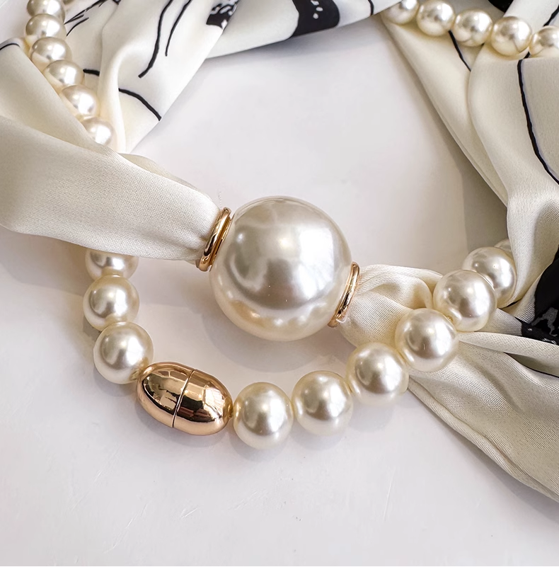 Vintage Floral Design Magnetic Buckle Pearl Soft Silk Scarf TP3135