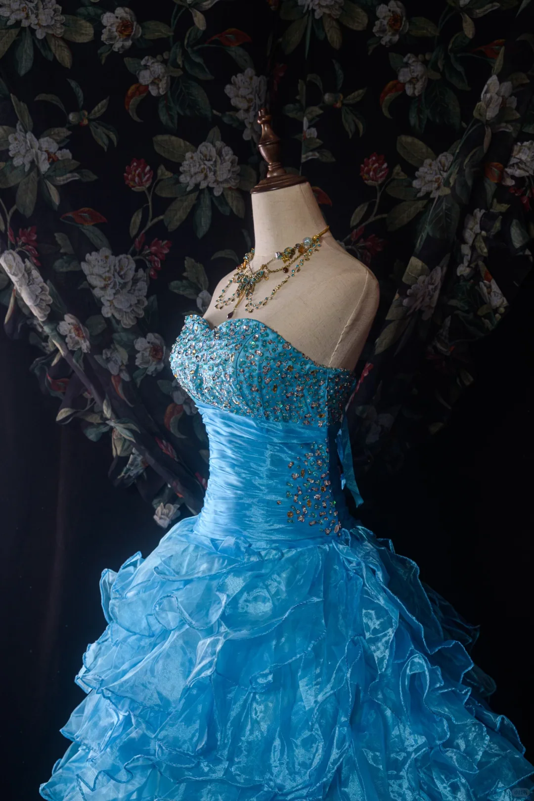 Vintage-Inspired Beaded Strapless Ruffled A-Line Ball Gown Tiered Quinceañera Formal Dress TP5112