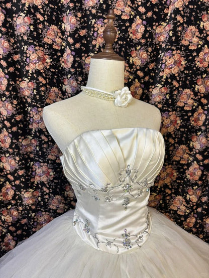 Vintage-Inspired 3D Flowers Strapless Tulle Wedding Dress Romantic Embroidered Bridal Gown TP5085