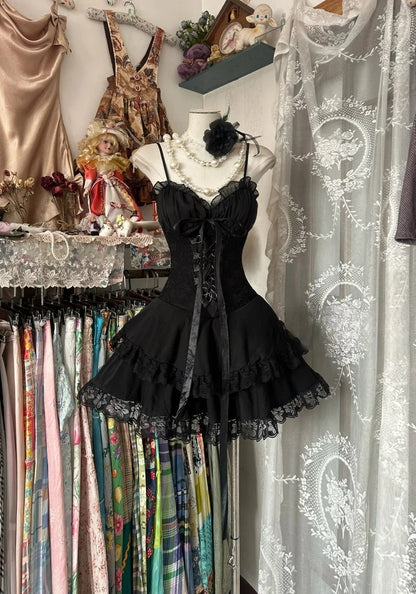 Vintage Black Sweetheart Design Elegant Spaghetti Strap Tiered Homecoming Dress TP3537