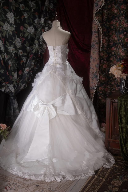 Vintage Strapless White Satin Wedding Dress 3D Floral & Bow Detail Tiered Bridal Gown TP5787