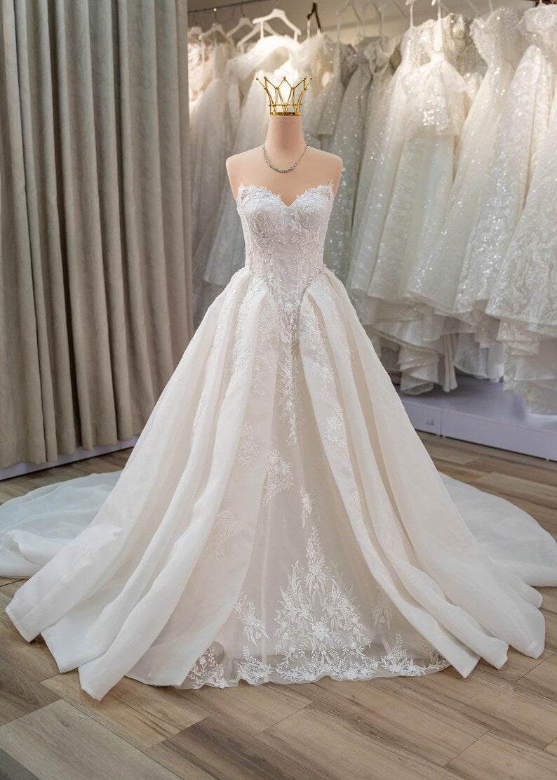 Elegant Ivory Sweetheart Strapless Lace Long Train A-Line Wedding Dress TP5966