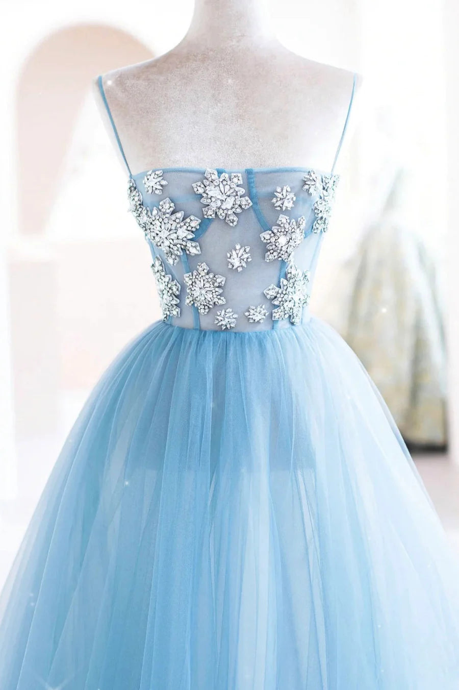Blue Spaghetti Strap Tulle Beading Long A-Line Prom Dresses TP961